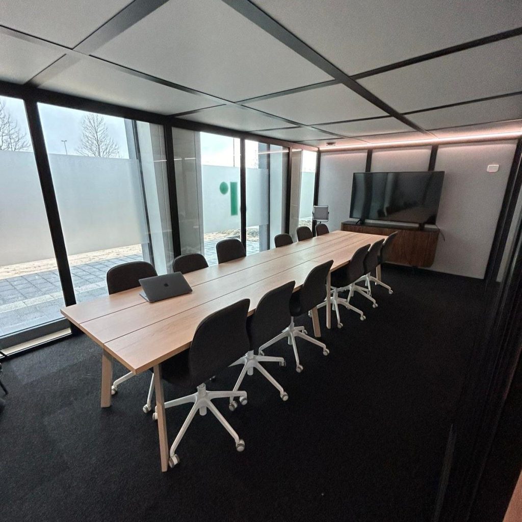 Aménagement de bureau dans pCon avec Entrance Meetingboxen
