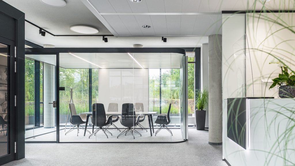 Cabine acoustique design en verre et métal