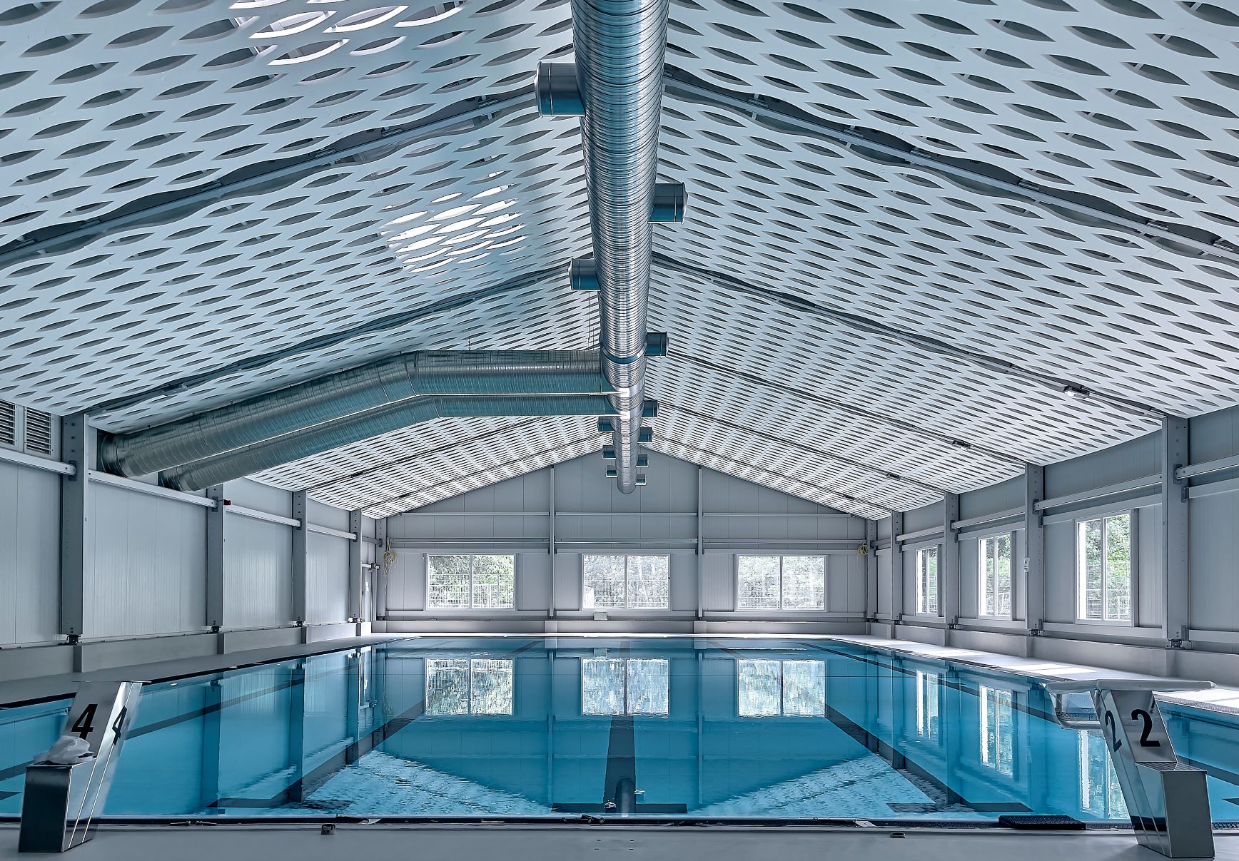 SPÄH_akoestisch_plafond_zwembad