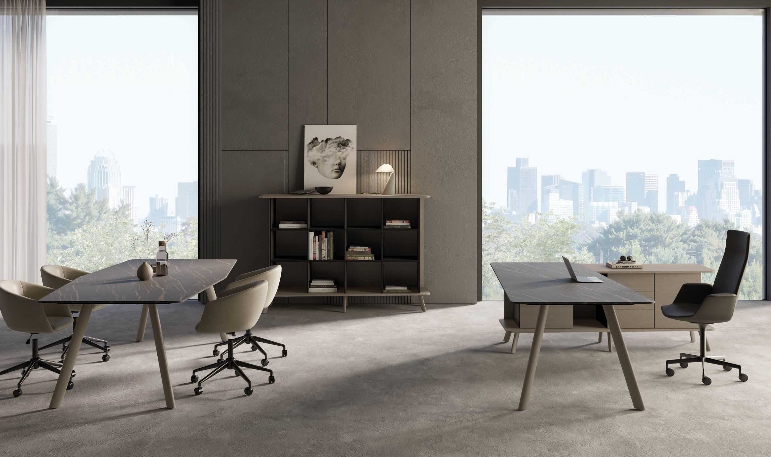 Kantoor met grote ramen en twee bureaus met stoelen van Arteco.