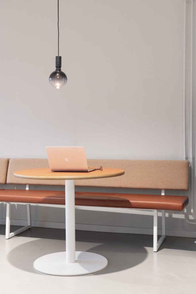 Club, 2013 | Designer: Lande Design Team | Scaun din spate Buggy, 2010 | Designer: Toine van den Heuvel | Partener: Puur Sang